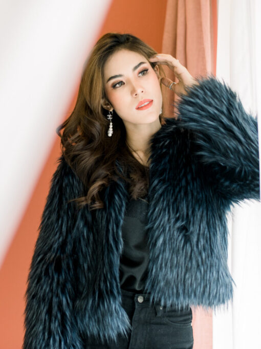 LUXURY BLUE FAUX FUR