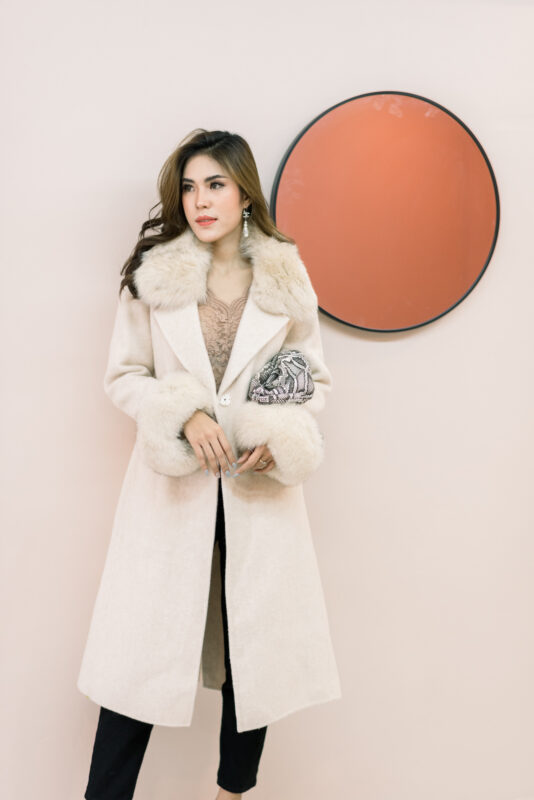 WOMEN BEIGE LONG WOOL COAT WITH FAUX FUR